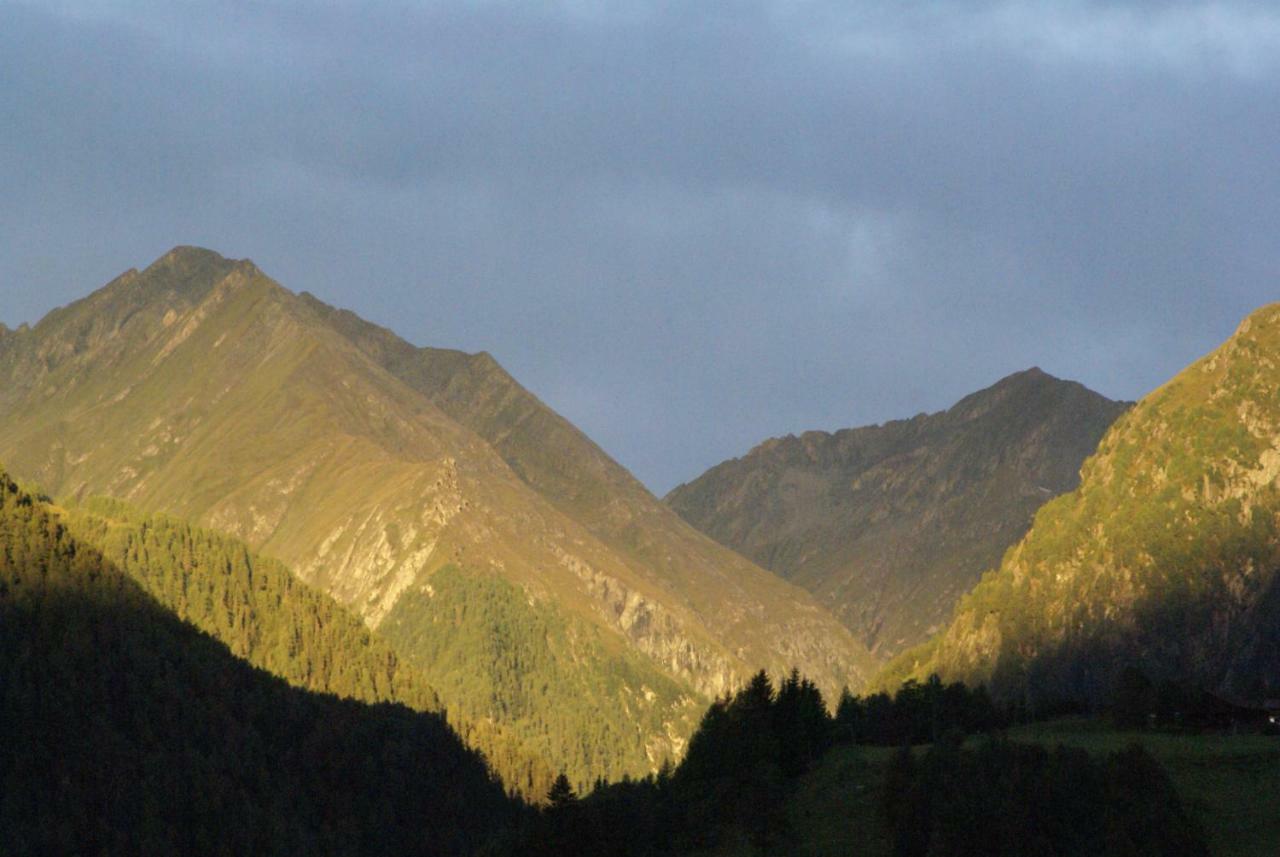 Gastehaus Alpenruh Hotel Pragraten Bagian luar foto